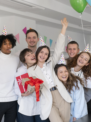 medium-shot-smiley-people-with-balloons